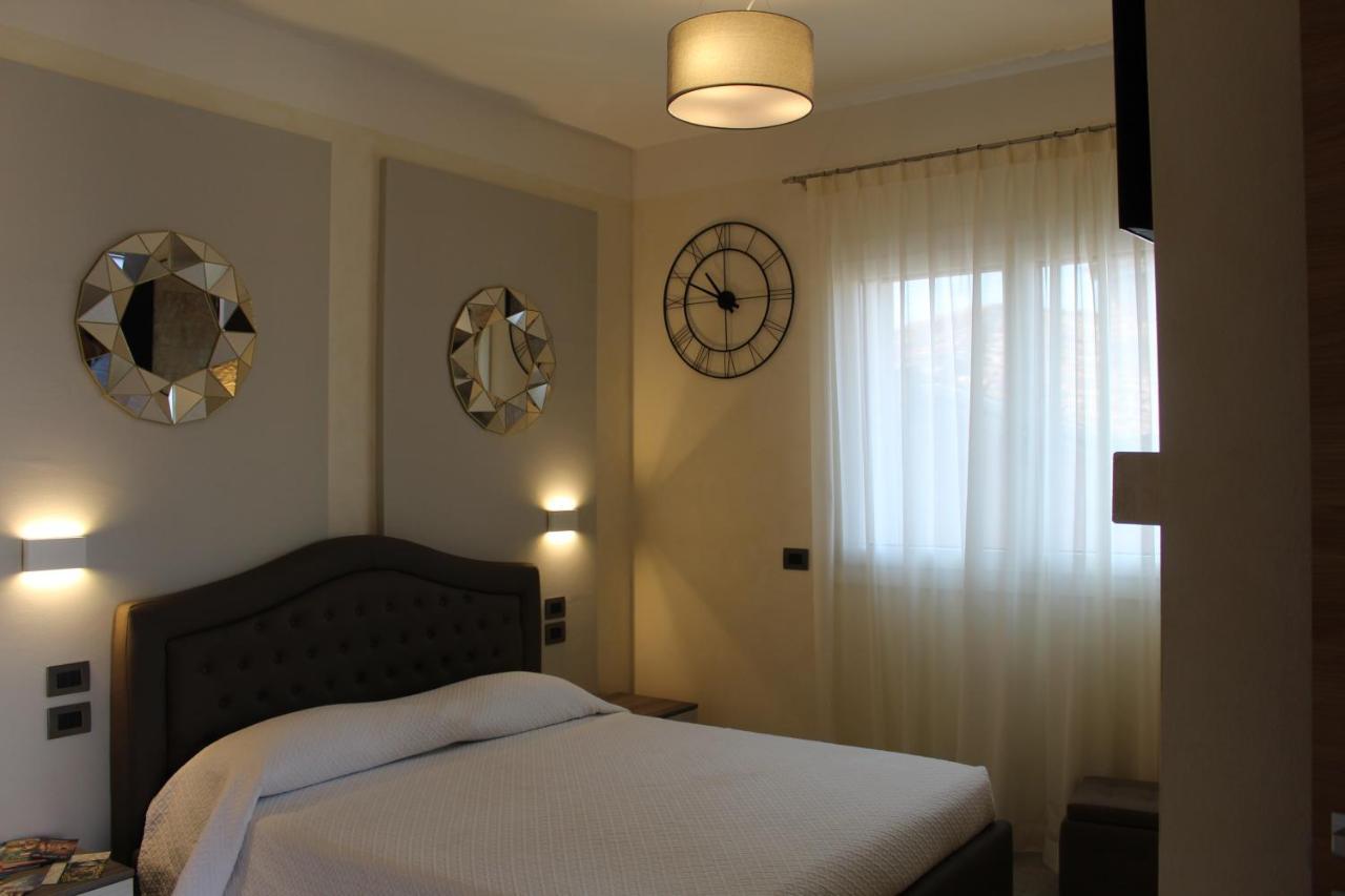 Villa Martina Luxury Rooms ديسينسانو ديل غاردا المظهر الخارجي الصورة