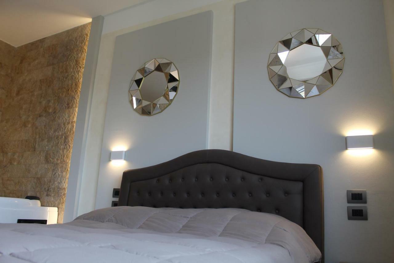 Villa Martina Luxury Rooms ديسينسانو ديل غاردا المظهر الخارجي الصورة