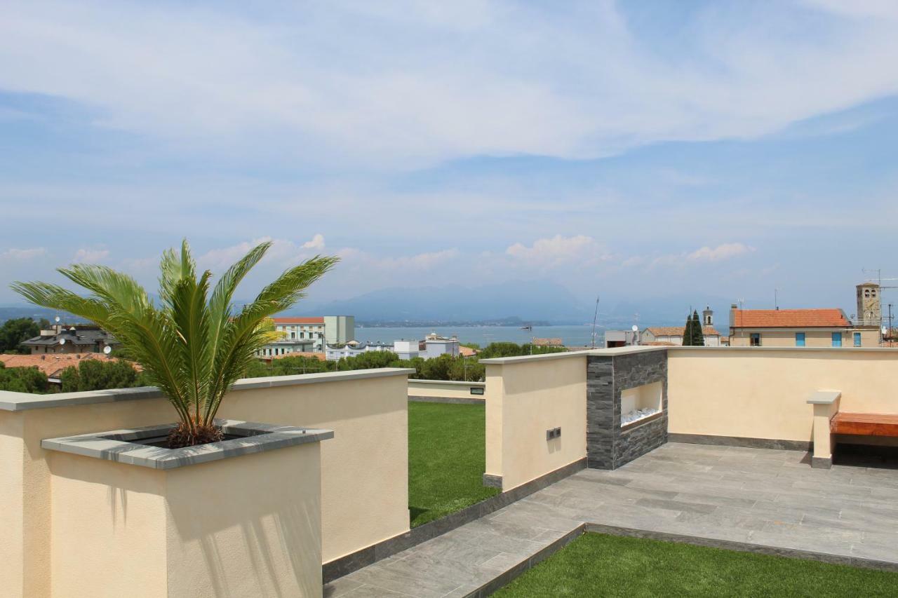 Villa Martina Luxury Rooms ديسينسانو ديل غاردا المظهر الخارجي الصورة