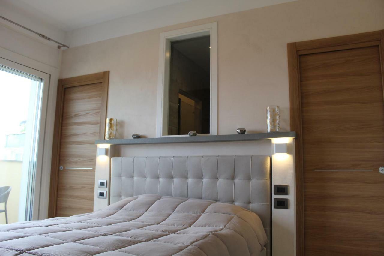 Villa Martina Luxury Rooms ديسينسانو ديل غاردا المظهر الخارجي الصورة