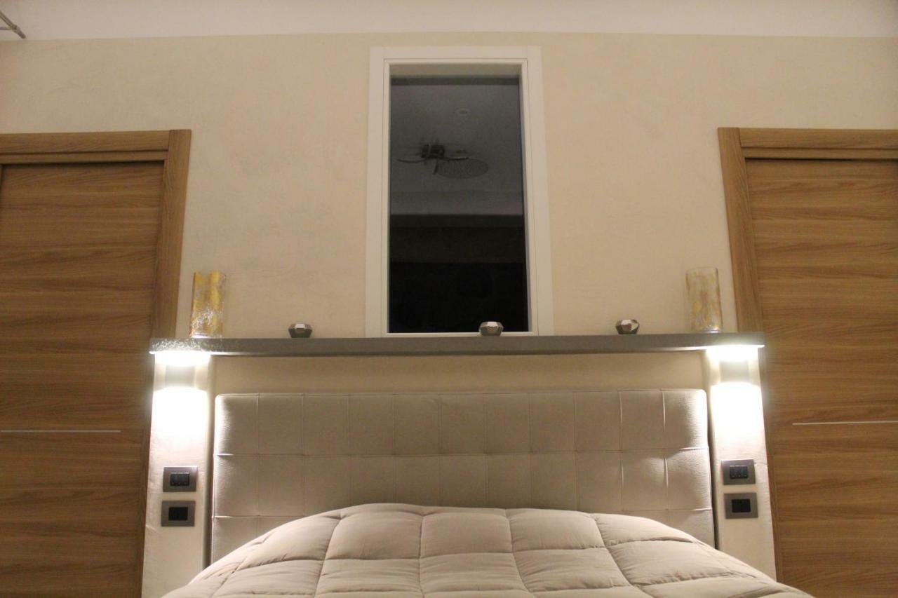 Villa Martina Luxury Rooms ديسينسانو ديل غاردا المظهر الخارجي الصورة